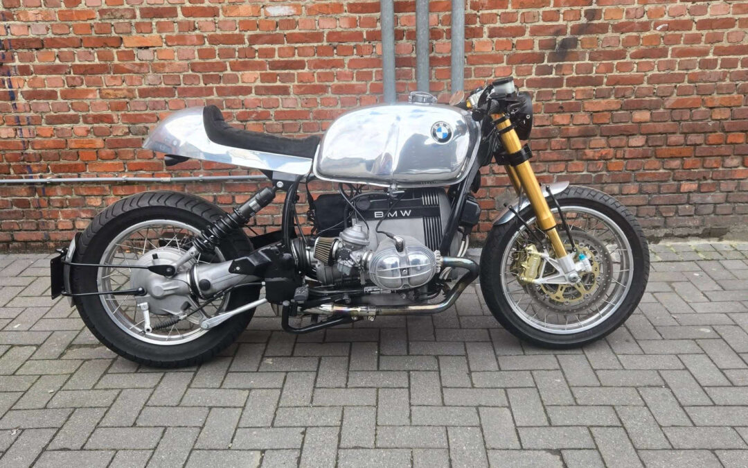 De madness van onze motorkeuring
